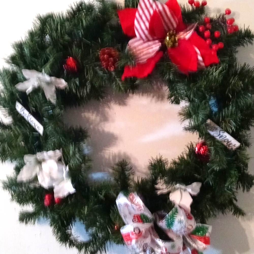 Holiday wreath